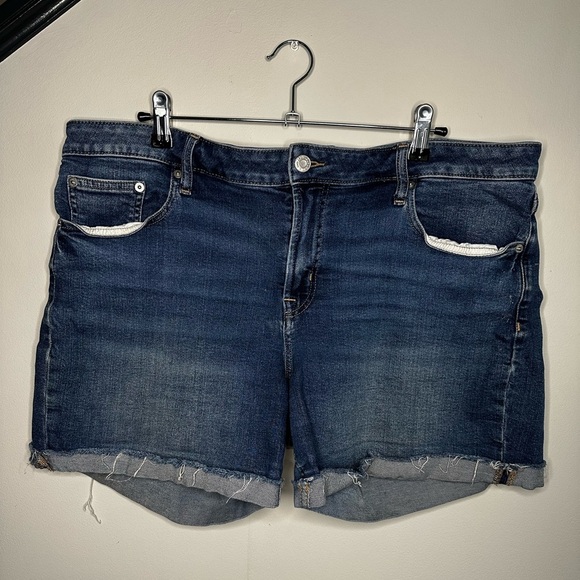 Women’s Gap Blue Denim Distressed Jean Shorts With Pockets Street Wear 16/33 - Picture 1 of 7